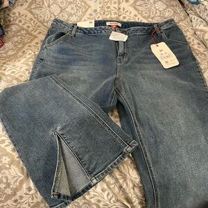 Arula 32” High Rise Flare jeans Sz. 16 NWT